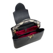 Сумка Louis Vuitton Capucines BB